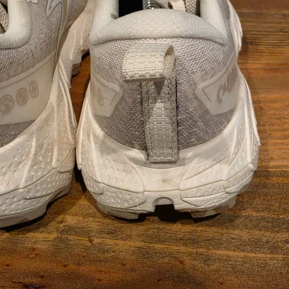 Brooks Womens Cascadia 16 Trail Running Shoes White Cream Sneakers Size 8.5 - Picture 8 of 15